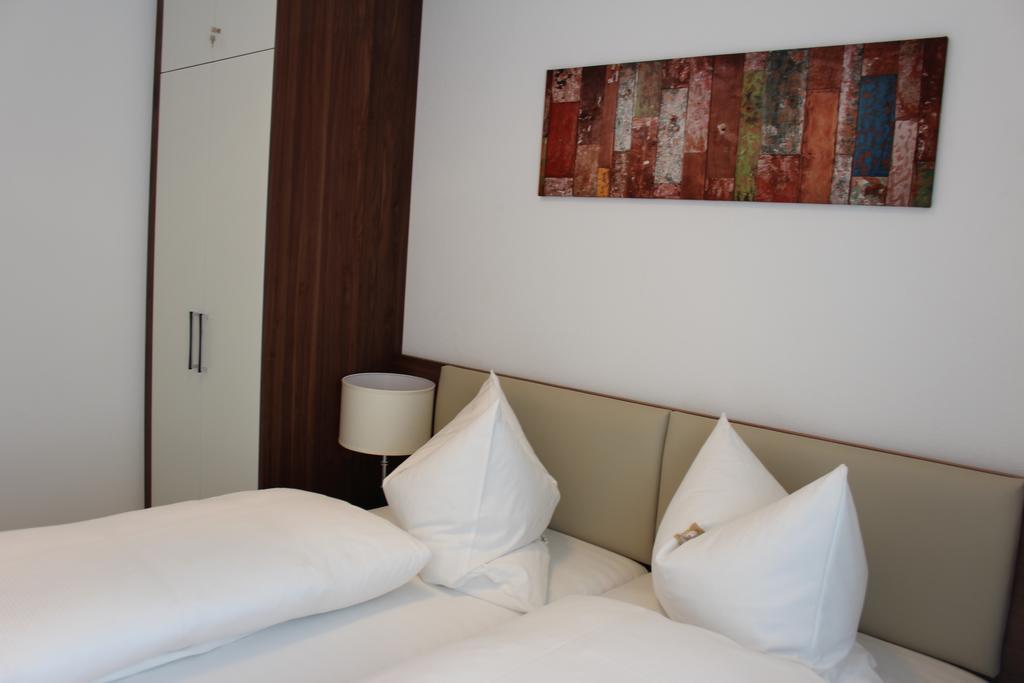 Hotel Schmales Haus أولم المظهر الخارجي الصورة