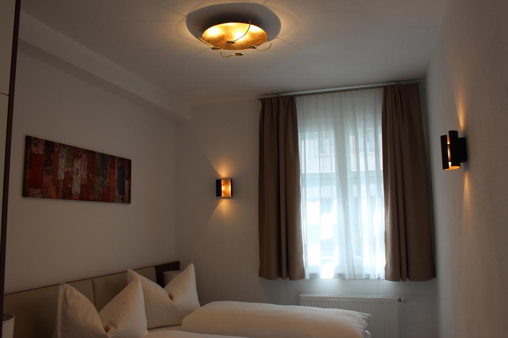 Hotel Schmales Haus أولم المظهر الخارجي الصورة