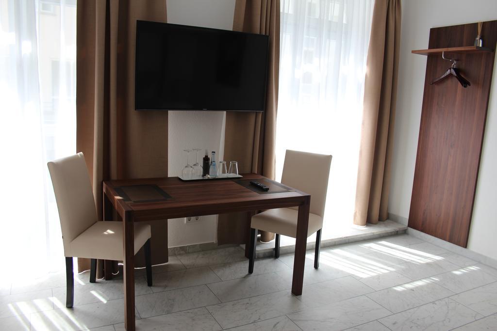 Hotel Schmales Haus أولم المظهر الخارجي الصورة